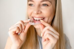 can-i-get-deep-teeth-cleaning-while-having-invisalign-wear