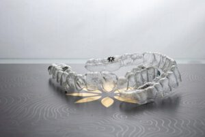 How Does Invisalign Move Teeth set